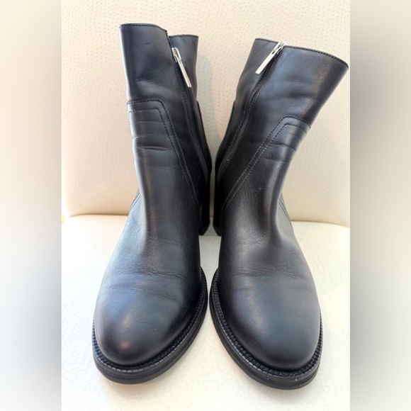 Aquatalia Janella Black Leather Side Zip Bootie Women's Size 8.5 weatherproof - Picture 1 of 16